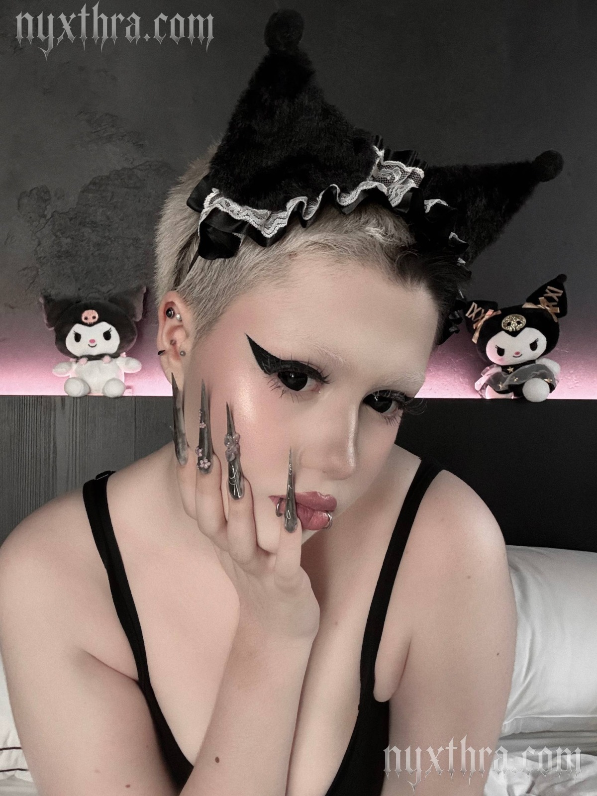 Violet thumbnail 3